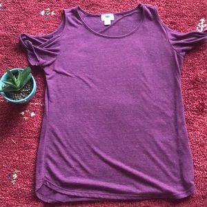 Old Navy Cold Shoulder top with a twist.